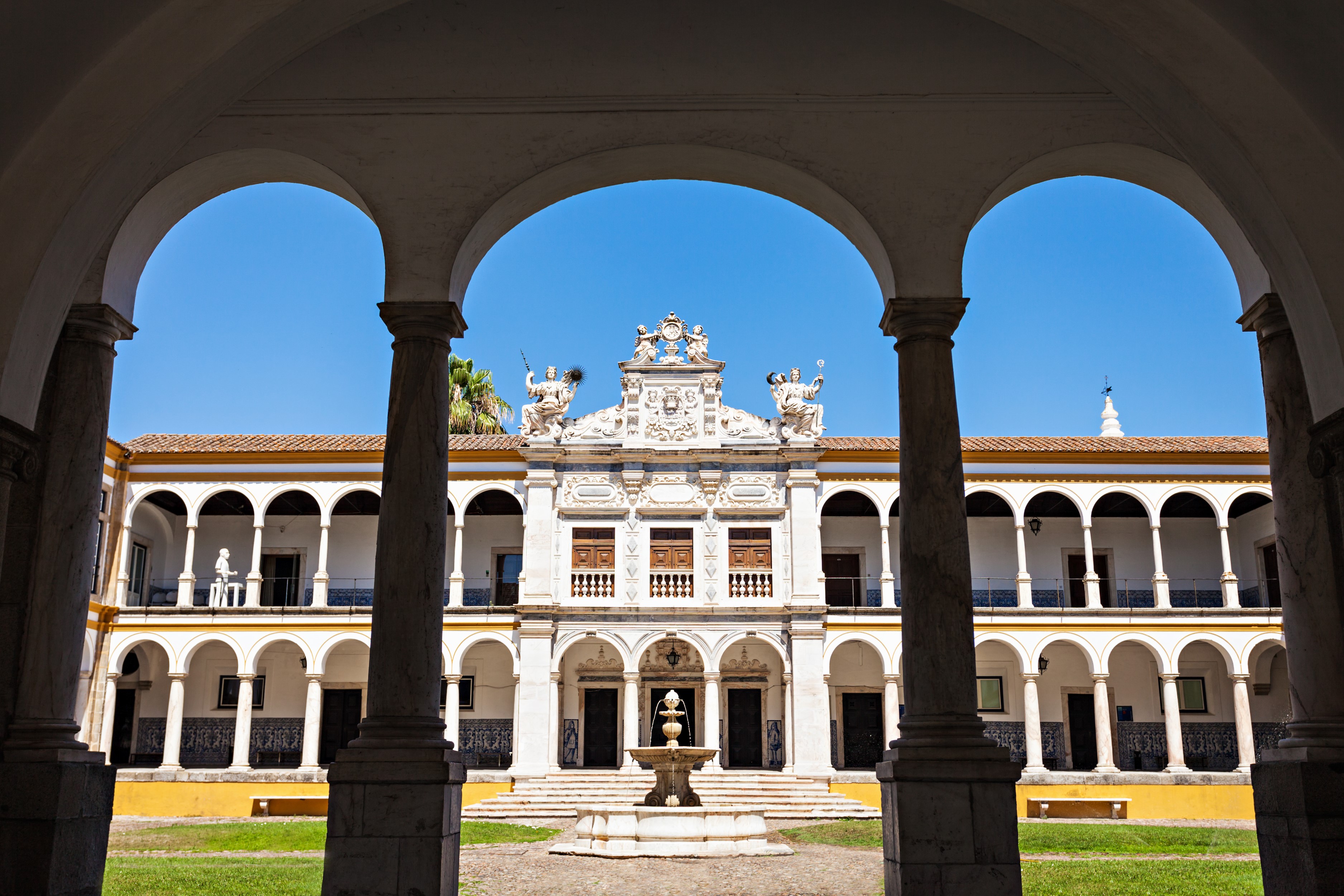 Exploring the Alentejo: Curated Day Trips from L'AND Vineyards