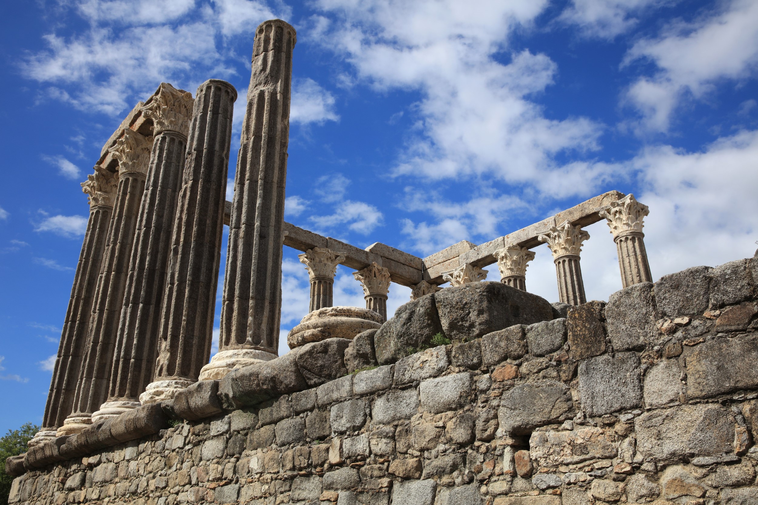 Exploring the Alentejo: Places to Visit Near Torre de Palma Wine Hotel