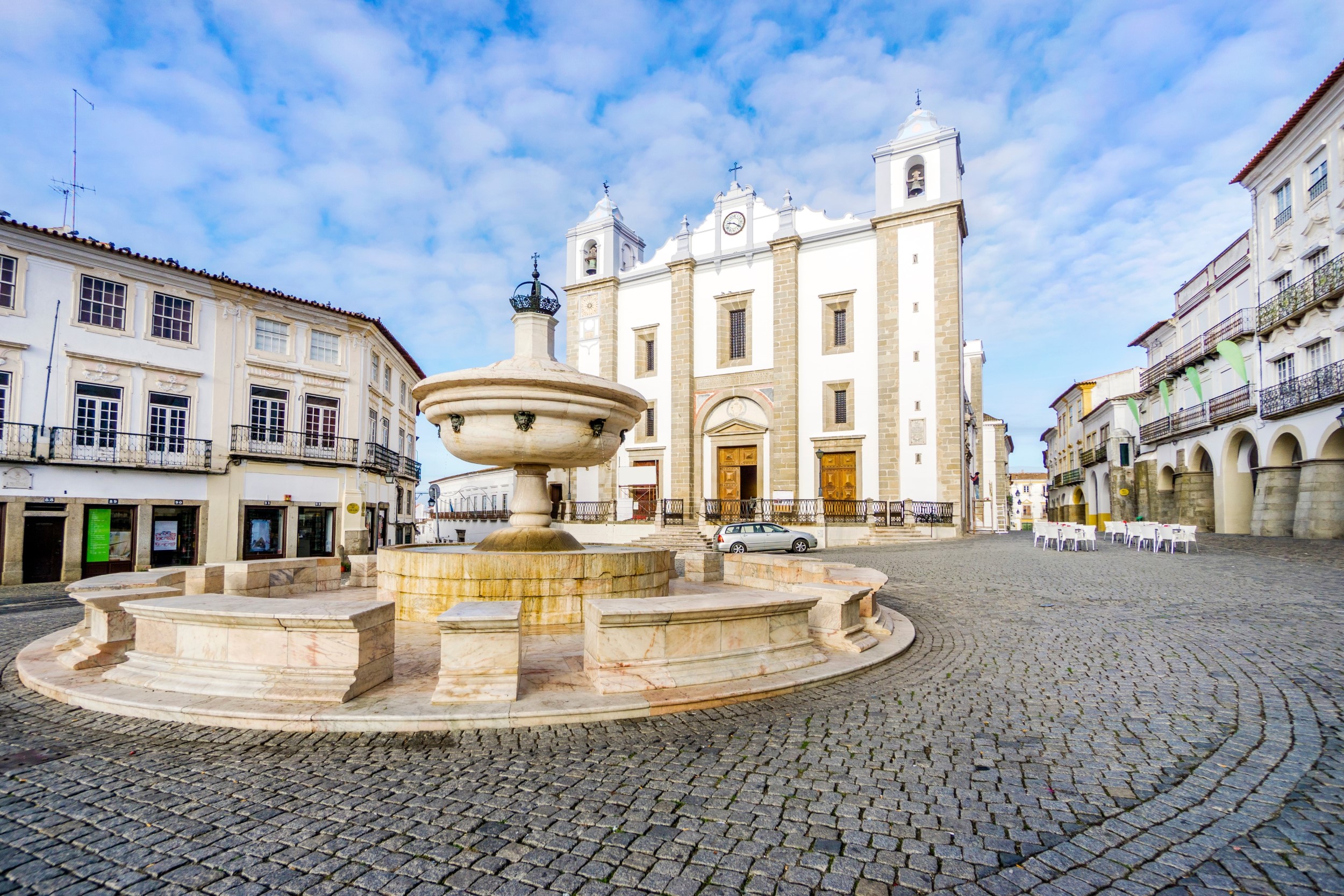 Reaching Pousada Mosteiro Crato: Best Private Transfer Options