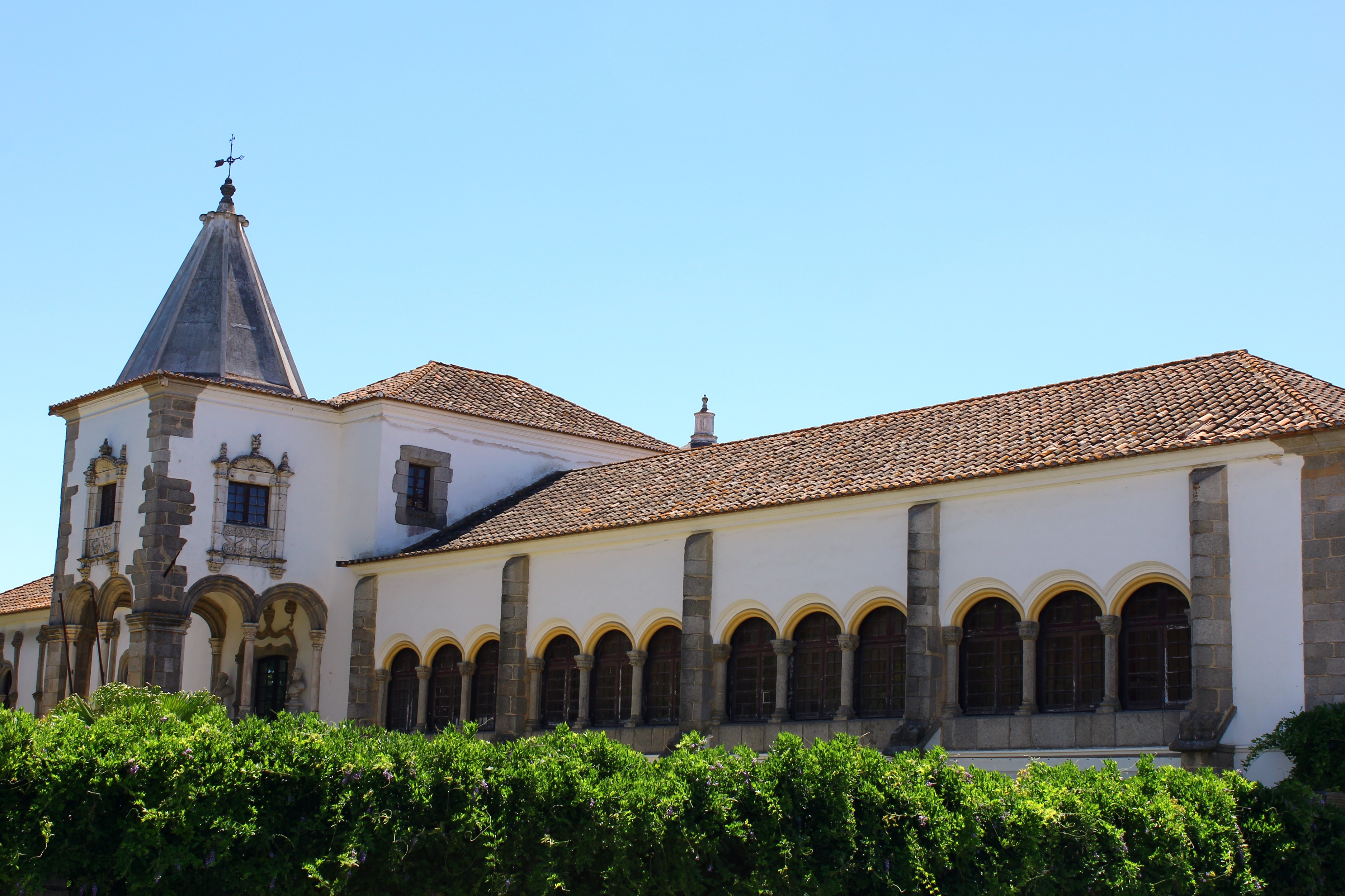 Best Day Trips from Convento do Espinheiro in the Alentejo